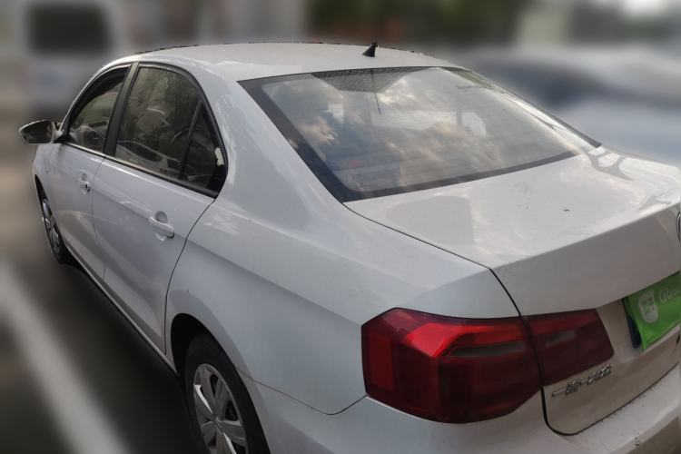 Used Volkswagen Jetta 2013 1.6L Manual Fashion Edition Exterior 3