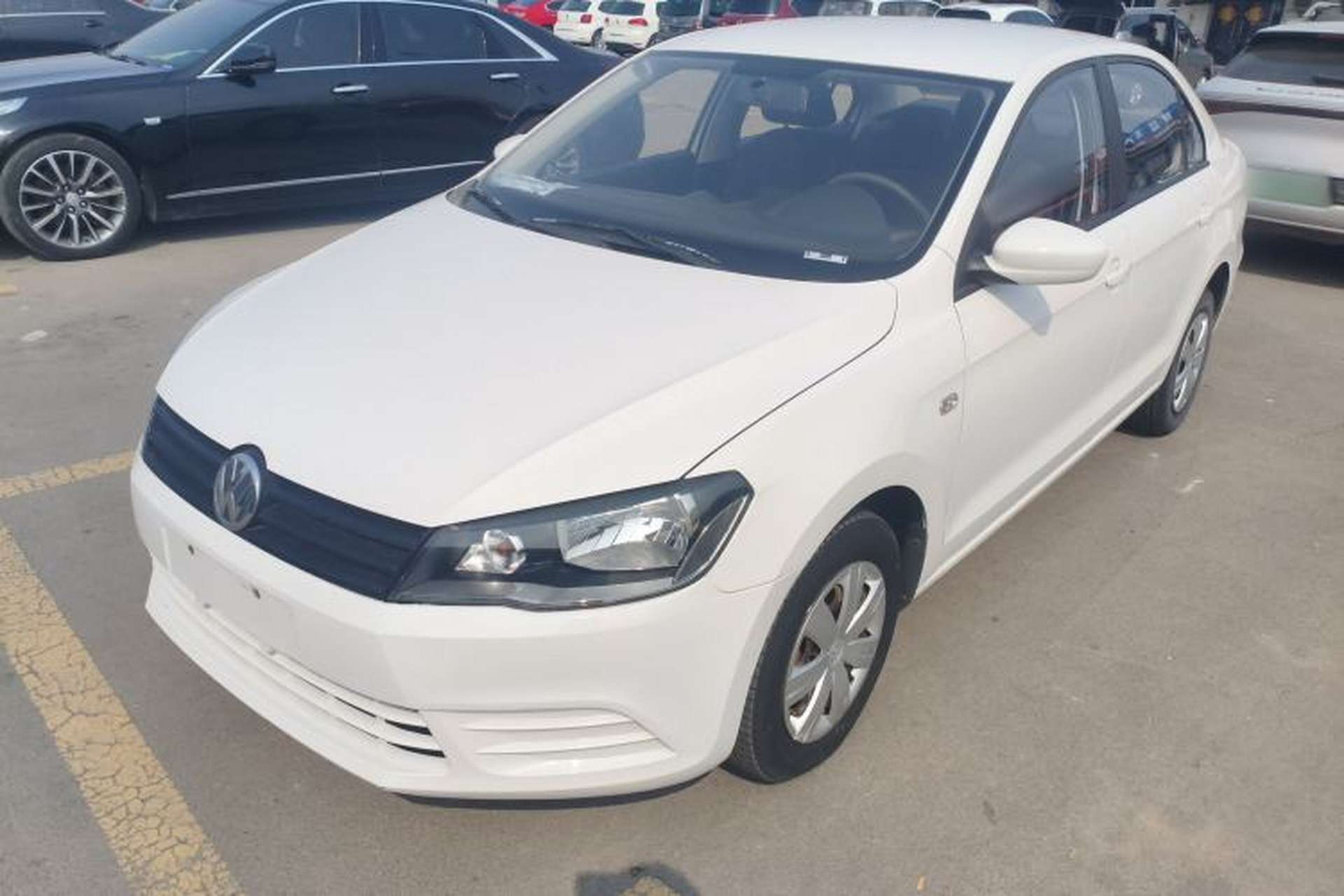 Used Volkswagen Jetta 2013 1.6L Manual Fashion Edition Front Left 45 Deg
