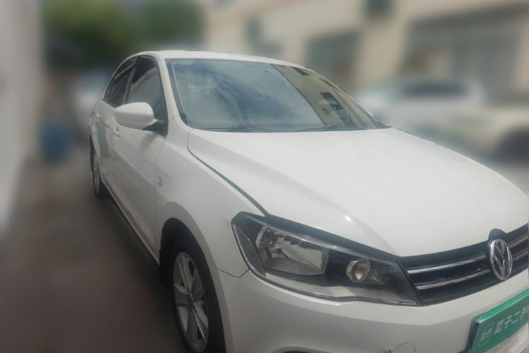 Used Volkswagen Jetta 2013 1.6L Automatic Luxury Model Front Right 45 Deg