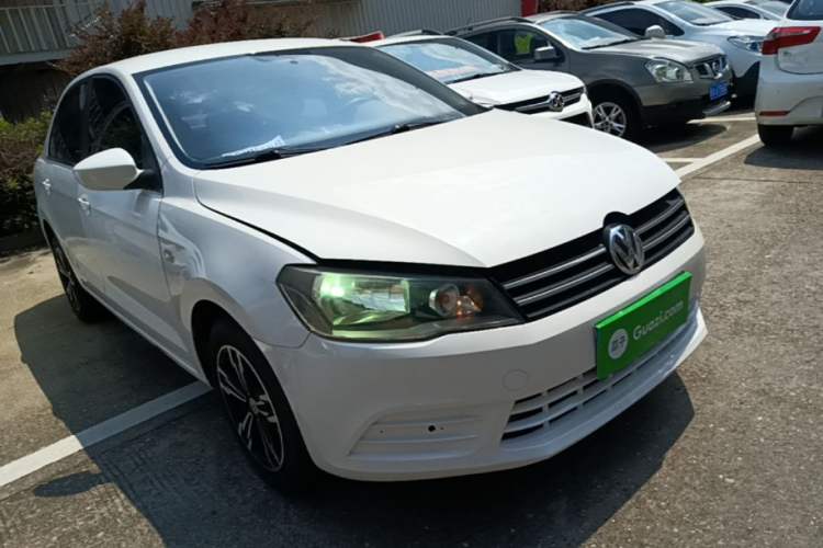 Used Volkswagen Jetta 2013 1.6L Manual Fashion Edition Front Right 45 Deg