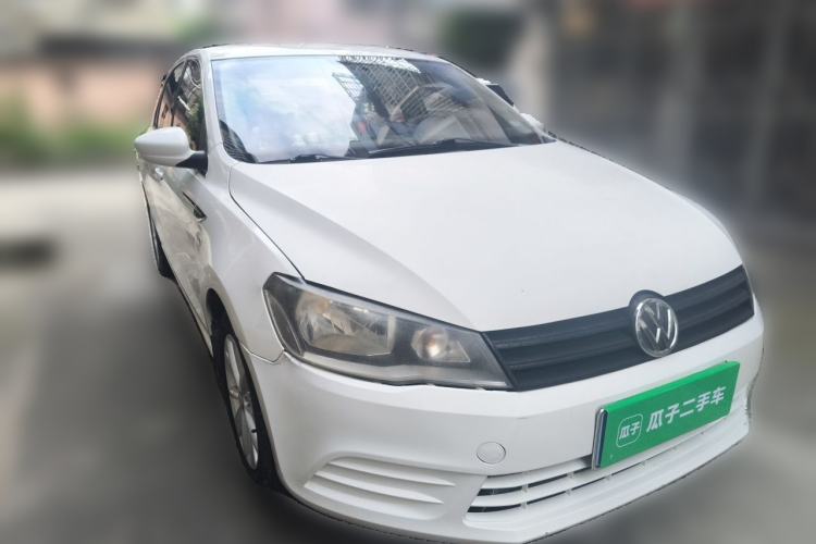 Used Volkswagen Jetta 2013 1.6L Manual Fashion Edition Front Right 45 Deg
