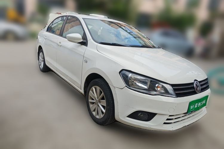 Used Volkswagen Jetta 2013 1.6L Manual Comfort Model Front Right 45 Deg