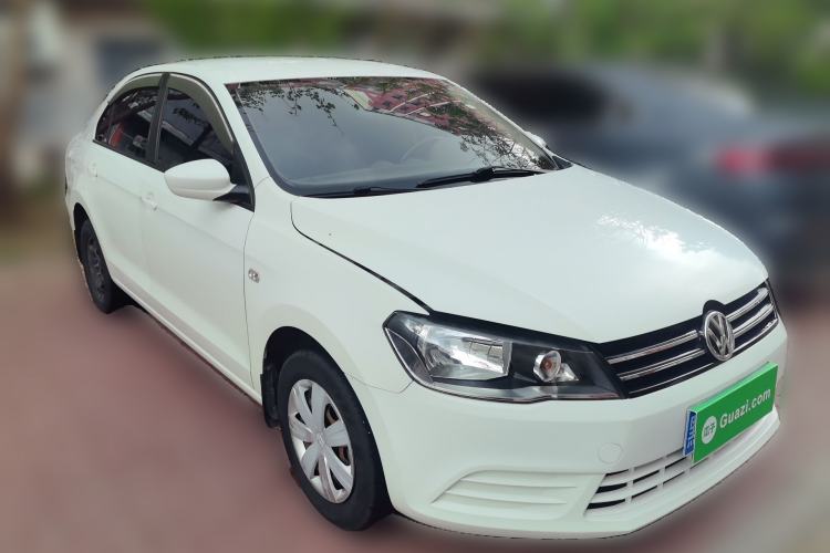 Used Volkswagen Jetta 2013 1.6L Manual Fashion Edition Front Right 45 Deg