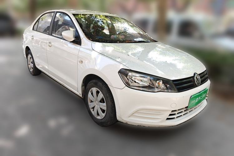Used Volkswagen Jetta 2013 1.6L Manual Fashion Edition Front Right 45 Deg