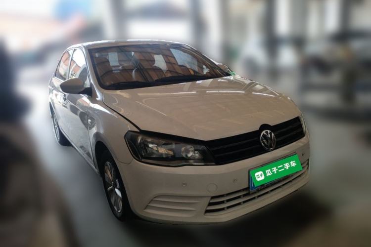 Used Volkswagen Jetta 2013 1.6L Manual Fashion Edition Front Right 45 Deg