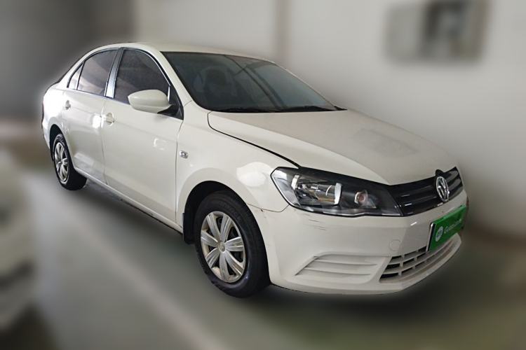 Used Volkswagen Jetta 2013 1.6L Manual Fashion Edition Front Right 45 Deg