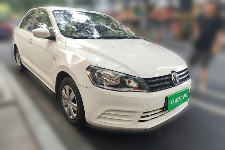 Used Volkswagen Jetta 2013 1.6L Manual Fashion Edition Front Right 45 Deg