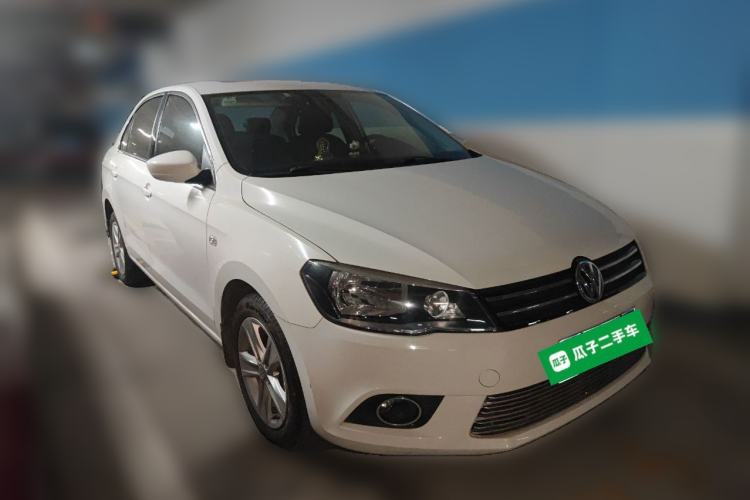 Used Volkswagen Jetta 2013 1.6L Automatic Luxury Model Front Right 45 Deg