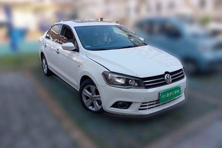 Used Volkswagen Jetta 2013 1.6L Automatic Luxury Model Front Right 45 Deg