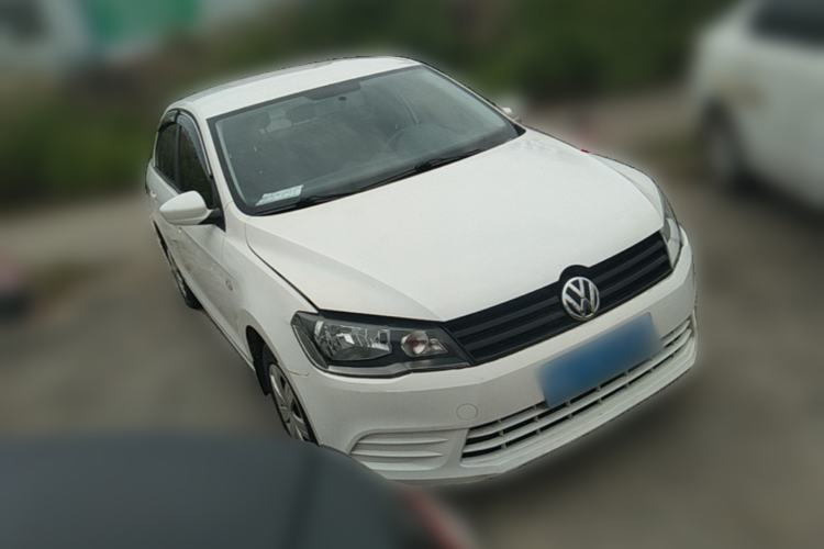 Used Volkswagen Jetta 2013 1.6L Manual Fashion Edition Front Right 45 Deg