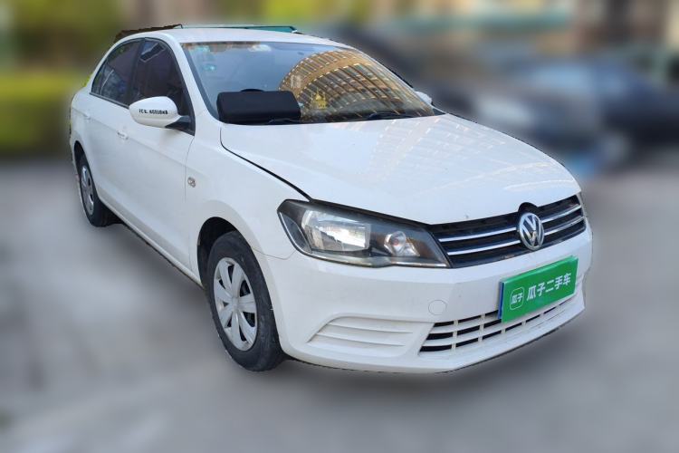 Used Volkswagen Jetta 2013 1.6L Manual Fashion Edition Front Right 45 Deg