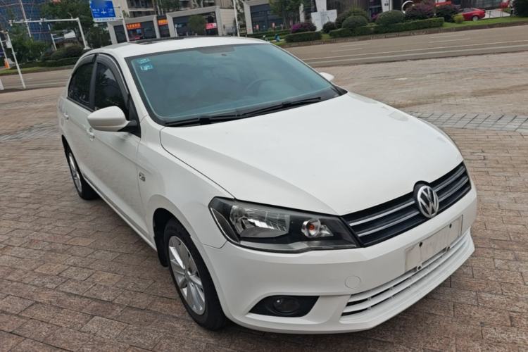 Used Volkswagen Jetta 2013 1.6L Automatic Comfort Model Front Right 45 Deg