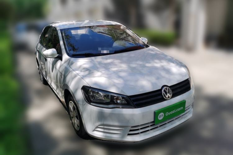 Used Volkswagen Jetta 2013 1.6L Manual Fashion Edition Front Right 45 Deg