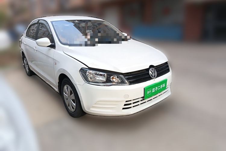 Used Volkswagen Jetta 2013 1.6L Manual Fashion Edition Front Right 45 Deg