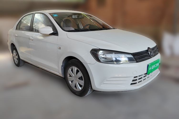 Used Volkswagen Jetta 2013 1.6L Manual Fashion Edition Front Right 45 Deg