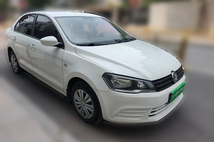 Used Volkswagen Jetta 2013 1.6L Manual Fashion Edition Front Right 45 Deg