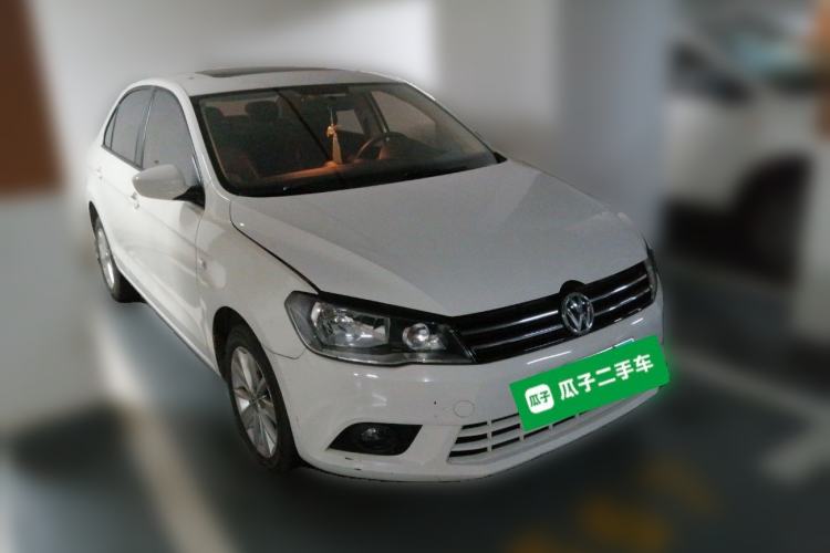 Used Volkswagen Jetta 2013 1.6L Automatic Comfort Model Front Right 45 Deg