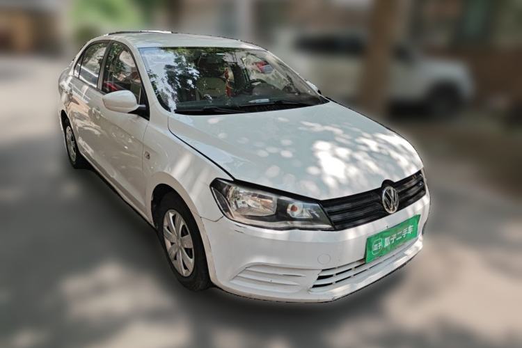 Used Volkswagen Jetta 2013 1.6L Manual Fashion Edition Front Right 45 Deg