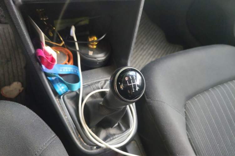 Used Volkswagen Jetta 2013 1.6L Manual Comfort Model Gear Lever