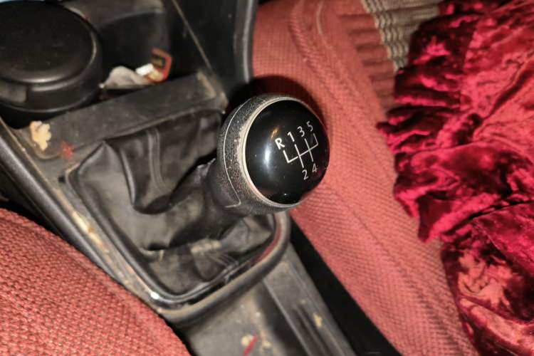 Used Volkswagen Jetta 2013 1.6L Manual Comfort Model Gear Lever