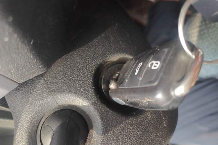 Used Volkswagen Jetta 2013 1.4L Manual Comfort Model Gear Lever