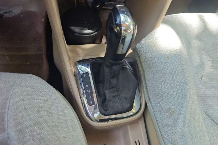 Used Volkswagen Jetta 2013 1.6L Automatic Comfort Model Gear Lever