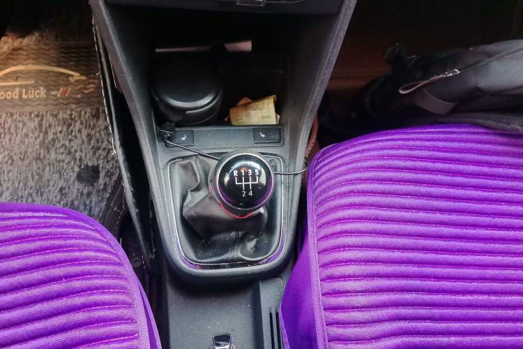 Used Volkswagen Jetta 2013 1.4L Manual Comfort Model Gear Lever