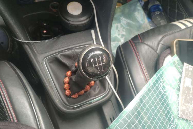 Used Volkswagen Jetta 2013 1.6L Manual Comfort Model Gear Lever
