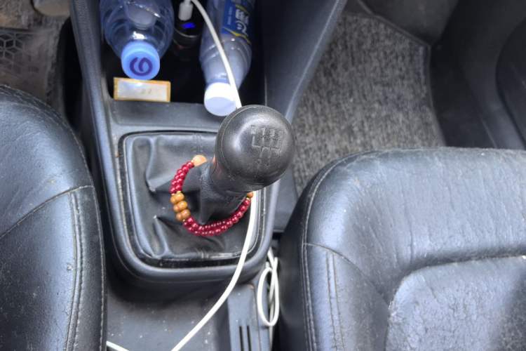 Used Volkswagen Jetta 2013 1.6L Manual Fashion Edition Gear Lever