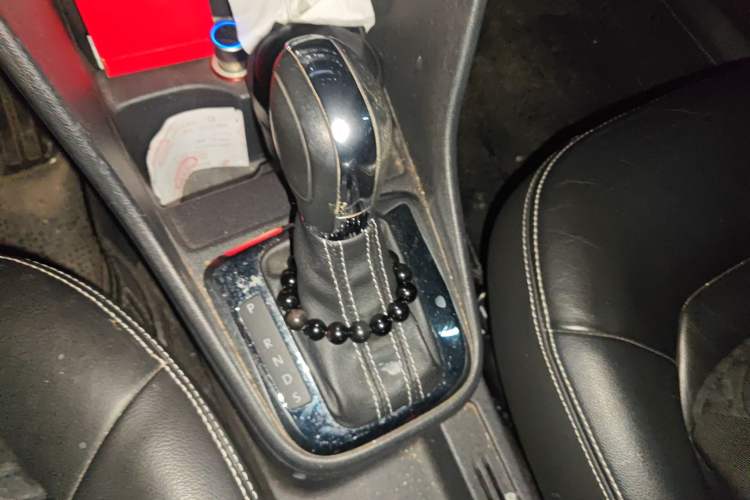 Used Volkswagen Jetta 2013 1.6L Automatic Luxury Model Gear Lever
