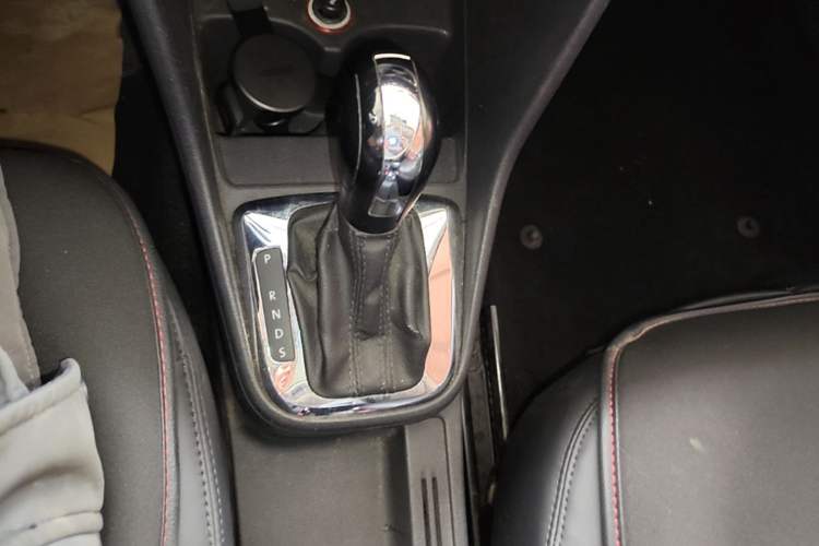 Used Volkswagen Jetta 2013 1.6L Automatic Comfort Model Gear Lever
