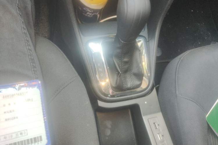 Used Volkswagen Jetta 2013 1.6L Automatic Comfort Model Gear Lever