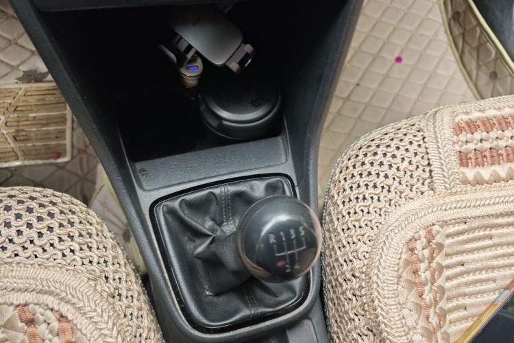 Used Volkswagen Jetta 2013 1.4L Manual Fashion Model Gear Lever