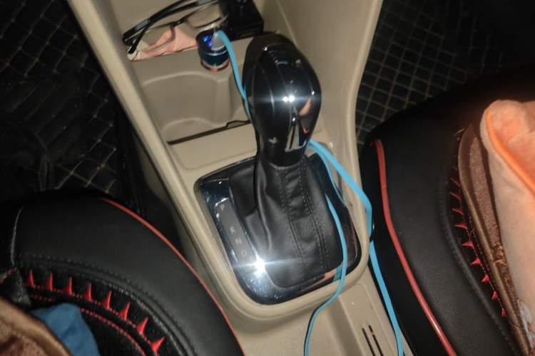 Used Volkswagen Jetta 2013 1.6L Automatic Comfort Model Gear Lever