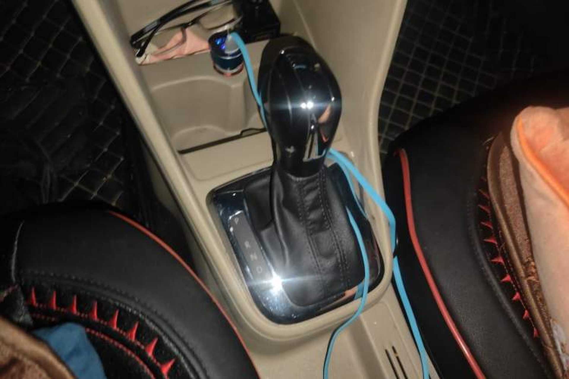 Used Volkswagen Jetta 2013 1.6L Automatic Comfort Model Gear Lever