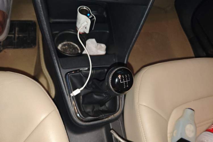 Used Volkswagen Jetta 2013 1.6L Manual Comfort Model Gear Lever