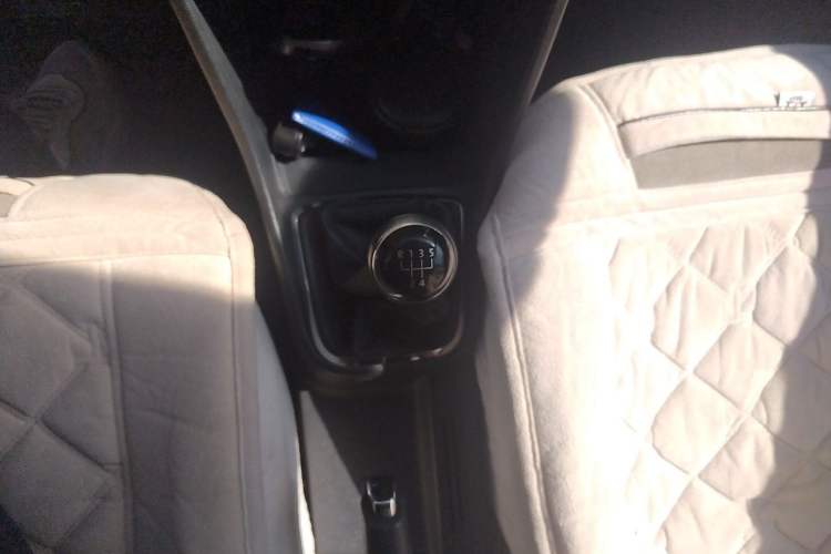 Used Volkswagen Jetta 2013 1.6L Manual Comfort Model Gear Lever