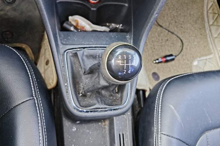 Used Volkswagen Jetta 2013 1.6L Manual Comfort Model Gear Lever