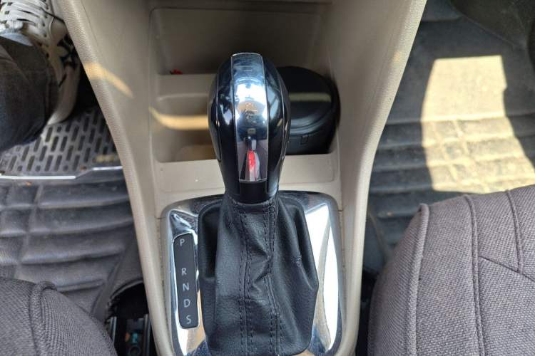Used Volkswagen Jetta 2013 1.6L Automatic Comfort Model Gear Lever