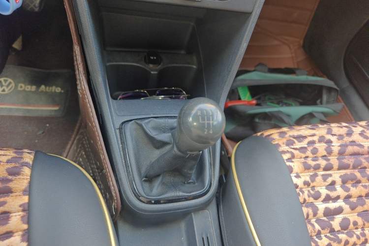 Used Volkswagen Jetta 2013 1.4L Manual Fashion Model Gear Lever