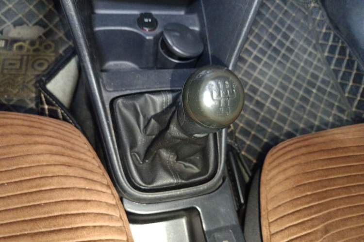 Used Volkswagen Jetta 2013 1.4L Manual Fashion Model Gear Lever