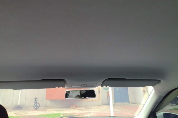 Used Volkswagen Jetta 2013 1.6L Manual Fashion Edition Headliner