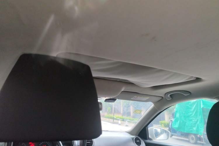 Used Volkswagen Jetta 2013 1.6L Manual Comfort Model Headliner