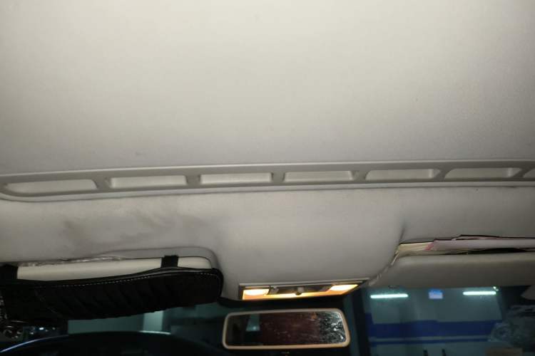 Used Volkswagen Jetta 2013 1.6L Manual Comfort Model Headliner