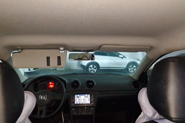 Used Volkswagen Jetta 2013 1.6L Manual Fashion Edition Headliner