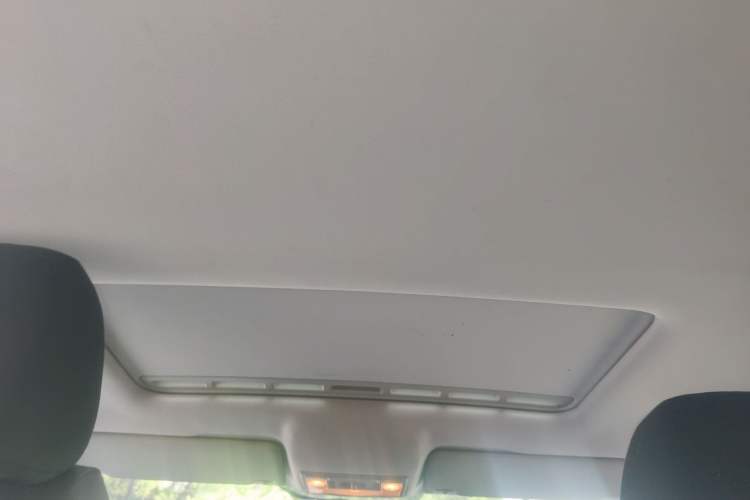 Used Volkswagen Jetta 2013 1.6L Manual Comfort Model Headliner