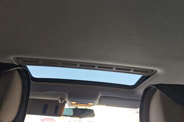 Used Volkswagen Jetta 2013 1.6L Automatic Comfort Model Headliner