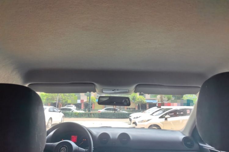 Used Volkswagen Jetta  Headliner