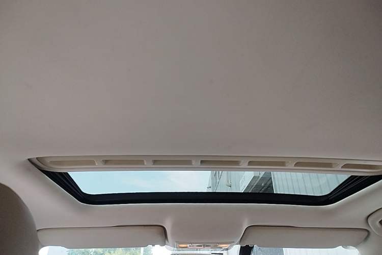 Used Volkswagen Jetta 2013 1.6L Manual Comfort Model Headliner