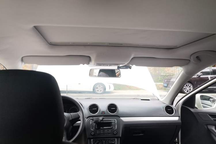 Used Volkswagen Jetta 2013 1.6L Manual Comfort Model Headliner